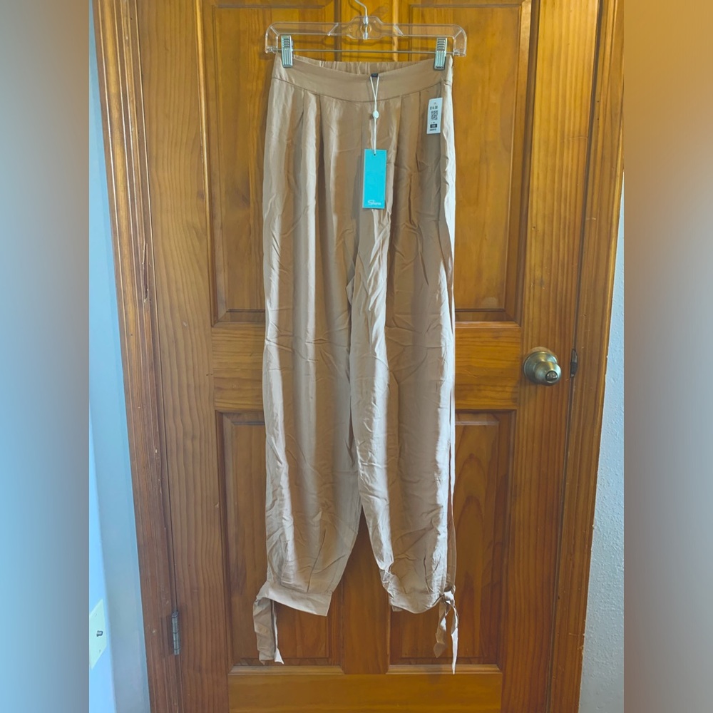 Tan San Juan Slit Side leg by Shore